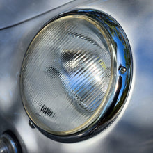 Carica l'immagine nel visualizzatore di Gallery, EL55 - Complete Headlight Assembly with Chrome Ring