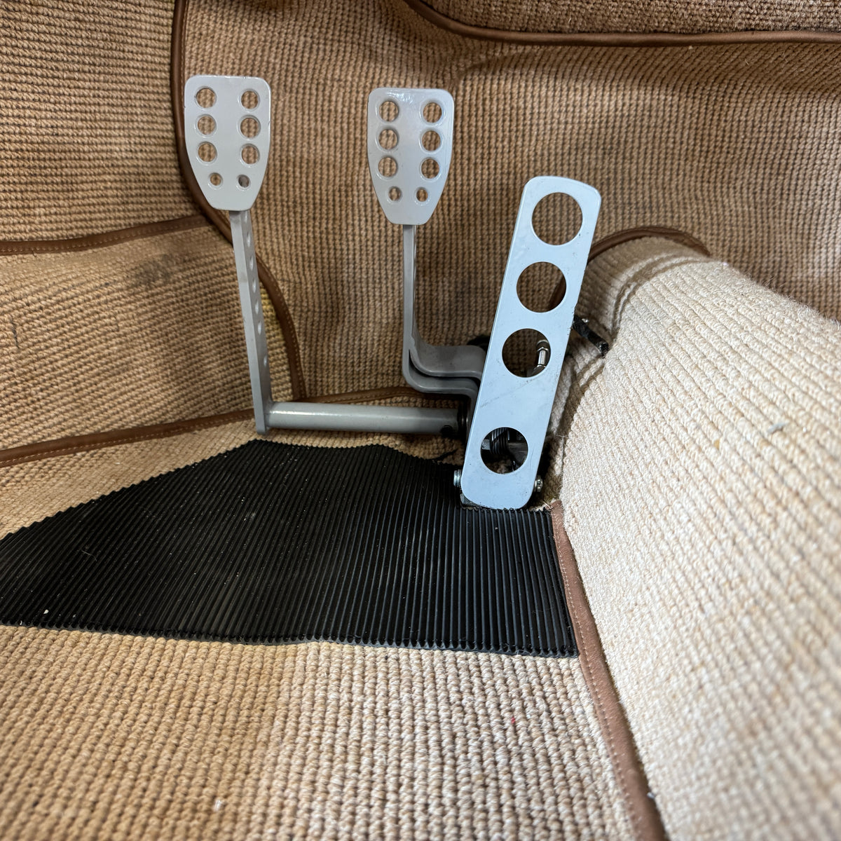 LE10 - VW & Kit Car 550 Spyder Style Pedal Assembly – FIBERSTEEL