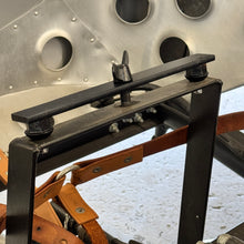 ギャラリービューアーに画像を読み込み、 HA45 - スペアタイヤ 4 から 5 ラグ取付ブラケット変換キット、ポルシェ 550 スパイダー レプリカ用