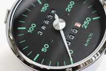 Bild in Galerie-Viewer laden, GA02 – Original wiederaufbereiteter VDO 100-mm-Tachometer im Porsche 550 Spyder-Stil