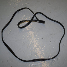 Charger l'image dans la galerie, EGS1 - Joint en caoutchouc de calandre moteur pour voitures ouvertes Porsche 550 Spyder et Porsche 356