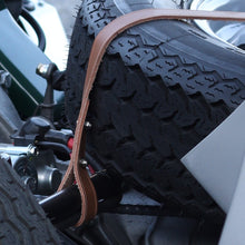 Carica l'immagine nel visualizzatore di Gallery, BE8 - Spare Tire Leather Strap
