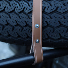 Carica l'immagine nel visualizzatore di Gallery, BE8 - Spare Tire Leather Strap
