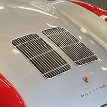 Charger l'image dans la galerie, BO12 - Calandre moteur incurvée en aluminium pour voitures Porsche 550 Spyder Replica et Porsche 356 Open Top
