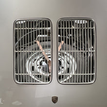 Charger l'image dans la galerie, BO12 - Calandre moteur incurvée en aluminium pour voitures Porsche 550 Spyder Replica et Porsche 356 Open Top
