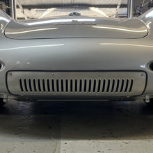 Charger l'image dans la galerie, AOCG6 - Kit de grille de refroidissement d'huile avant en aluminium pour réplique Porsche 550 Spyder
