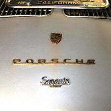 Cargar imagen en el visor de la galería, Sonauto Script Emblem for 550 Spyder, 356, 912, and 911
