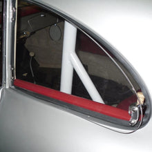 ギャラリービューアーに画像を読み込み、 356 GT Plexiglass Rear Quarter Window Kit
