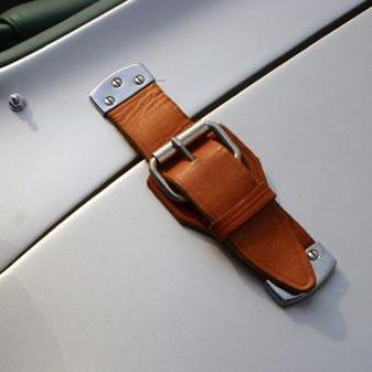 BE4/6 - Kit de sangles arrière en cuir à clapet pour réplique Porsche 550 Spyder