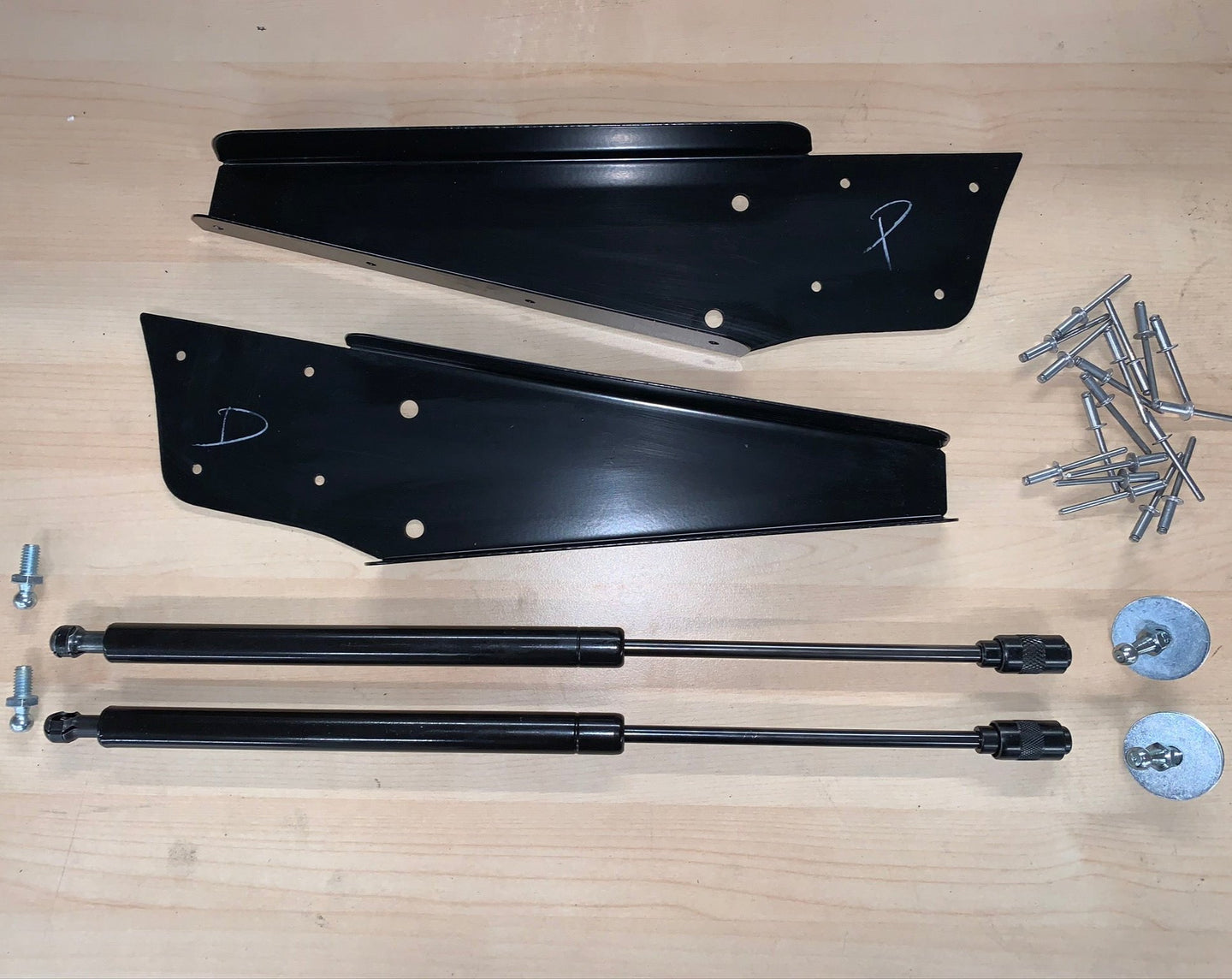 HA27.1 - Clamshell Weld-in Gas Support Struts Kit