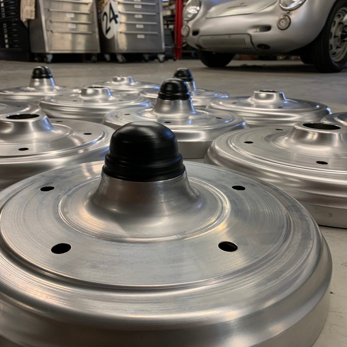 Fibersteel Drum Skinz Lot de 4 caches de frein à disque 5 x 205 pour réplique Porsche 550 Spyder et Porsche 356